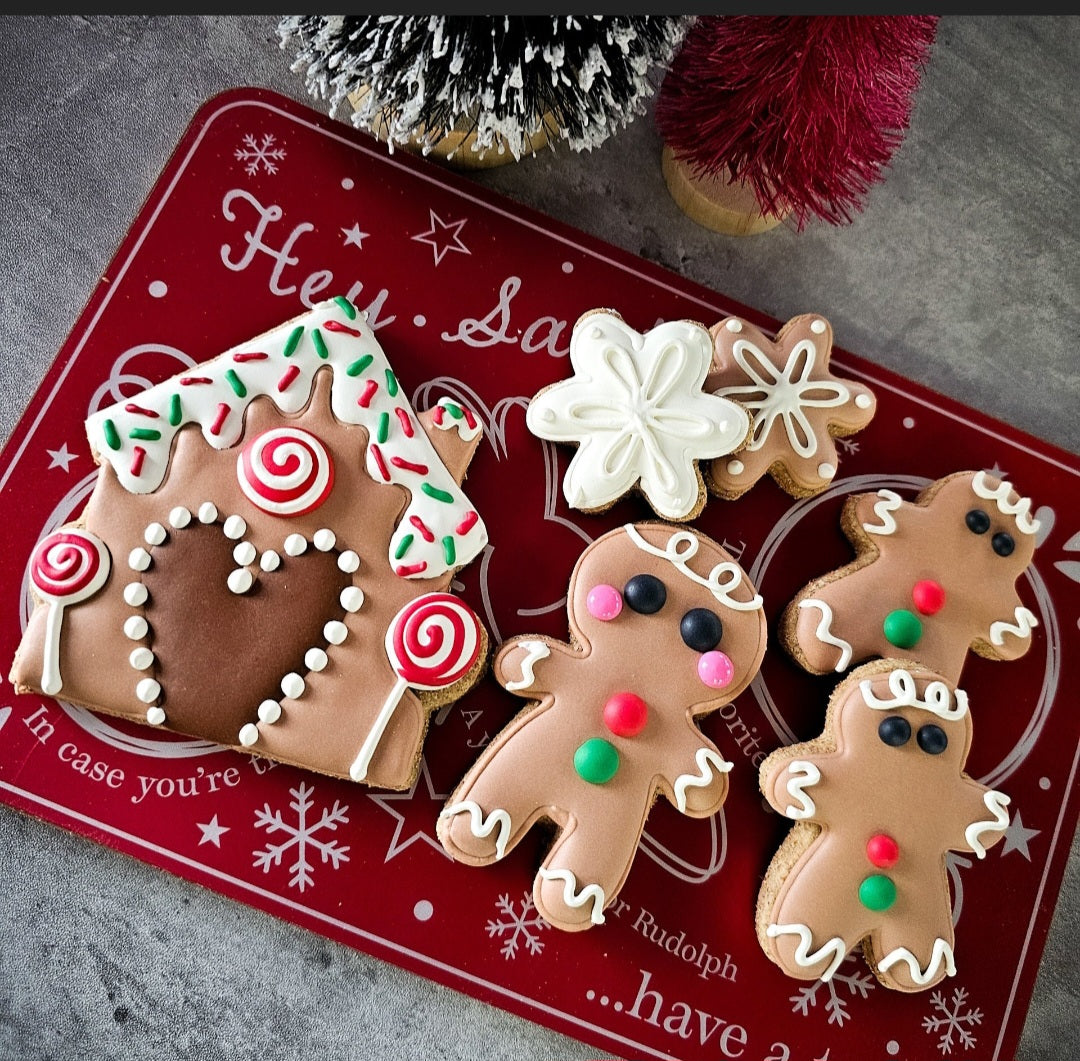Gingerbread House Dog Treat (Qty 12)